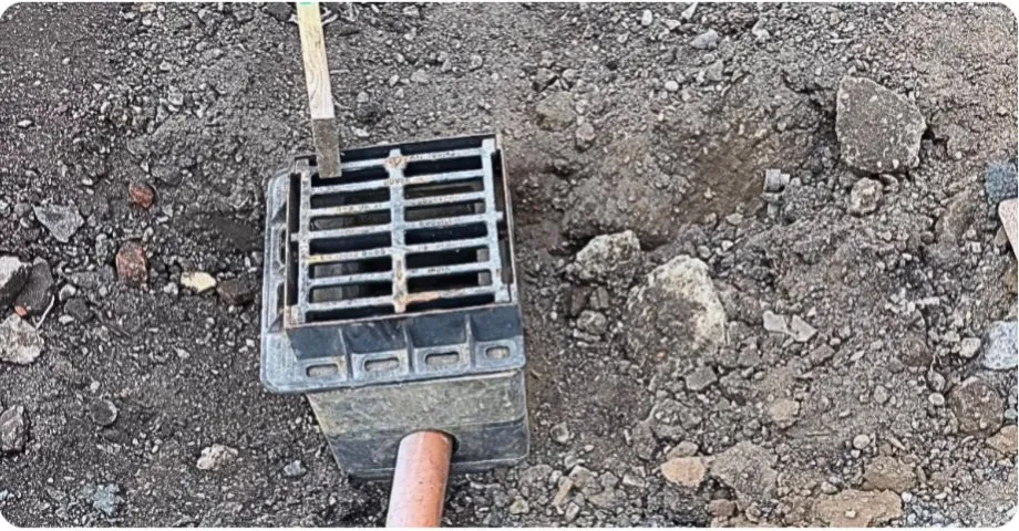 Drainage gully connected to the new oil separator